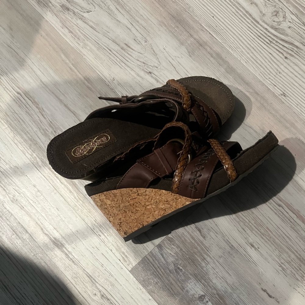 NEW Chic Brown Wedge Sandals - size 7 - Picture 3 of 4